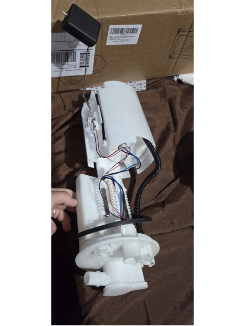 Electric Fuel Pump Assembly with Sending Unit - Picture 2 of 3